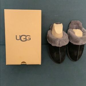 Women UGG Black/Grey Scuffette II Slipper